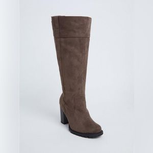 Lace-Up Back Lug Sole High Boot (WW)